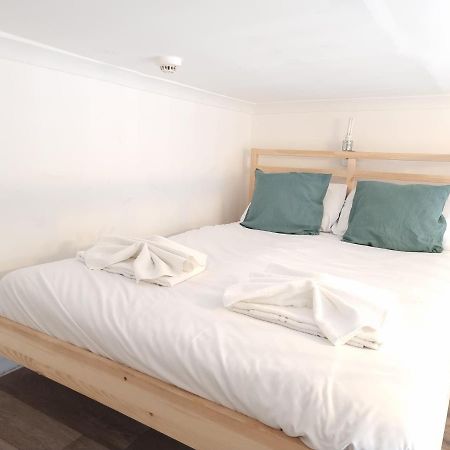 شقة لندن  في F8-Mezzanine 1St Floor Flat Fits 3 Near Paddington المظهر الخارجي الصورة