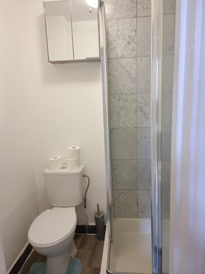 شقة لندن  في F8-Mezzanine 1St Floor Flat Fits 3 Near Paddington المظهر الخارجي الصورة