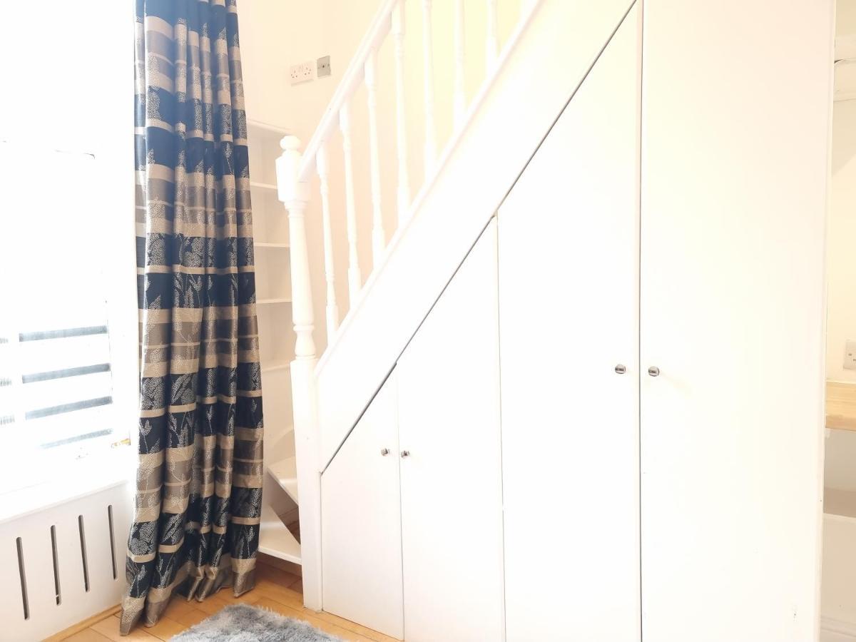 شقة لندن  في F8-Mezzanine 1St Floor Flat Fits 3 Near Paddington المظهر الخارجي الصورة