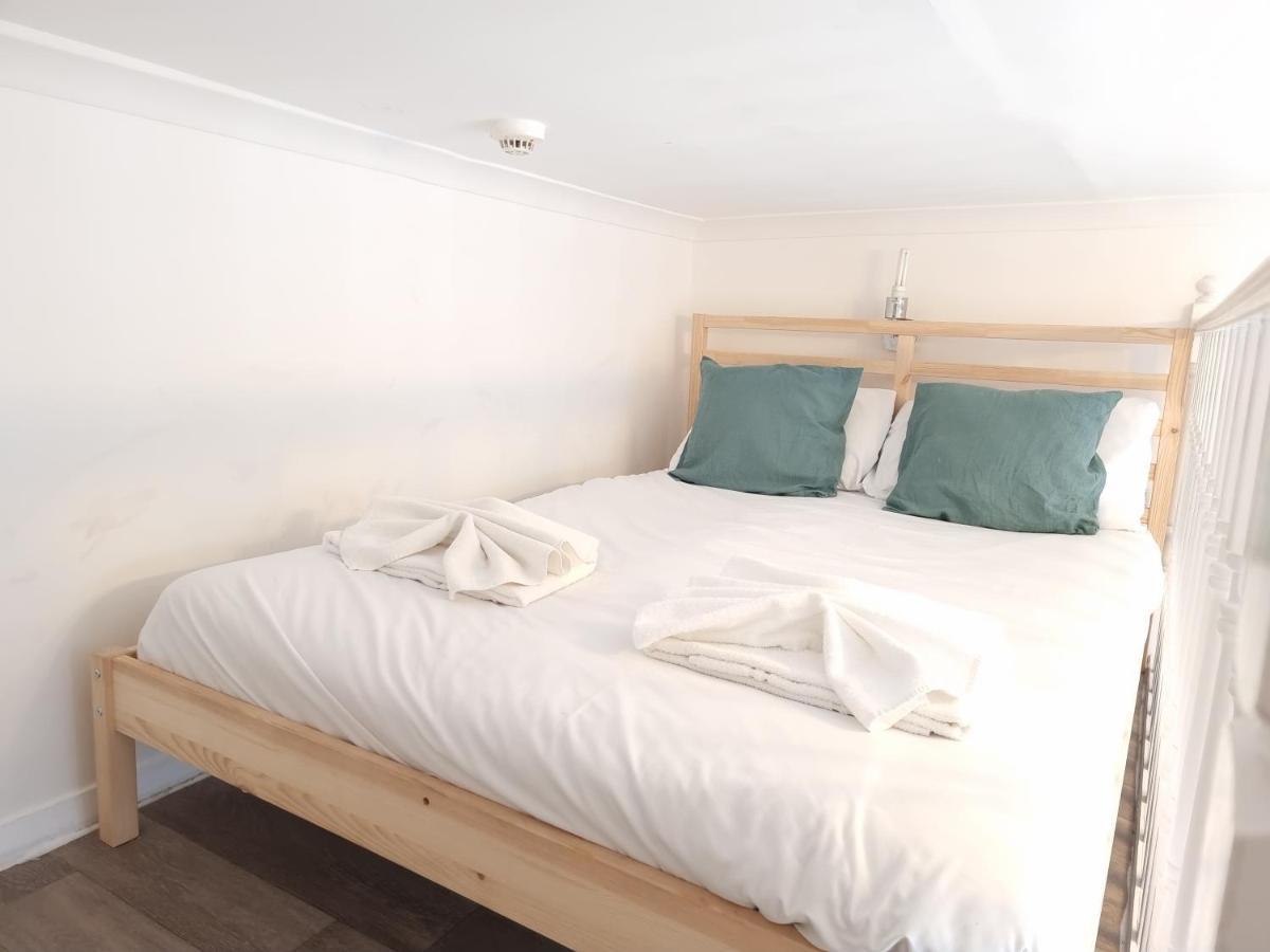 شقة لندن  في F8-Mezzanine 1St Floor Flat Fits 3 Near Paddington المظهر الخارجي الصورة
