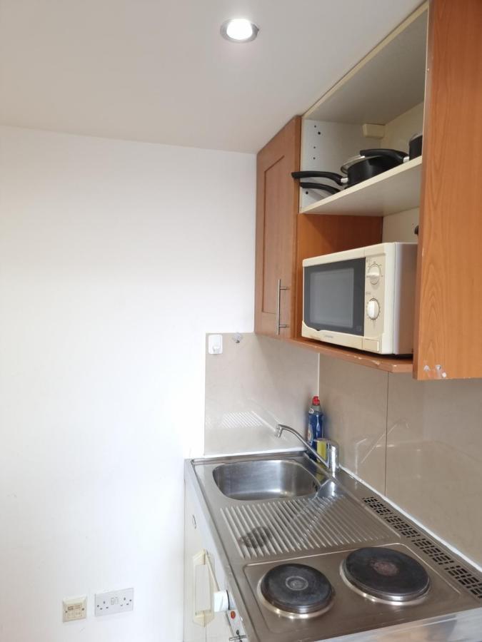 شقة لندن  في F8-Mezzanine 1St Floor Flat Fits 3 Near Paddington المظهر الخارجي الصورة